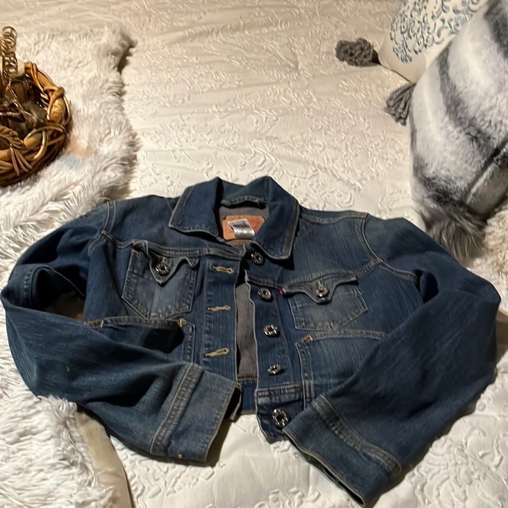 Womens Levi’s jean jacket